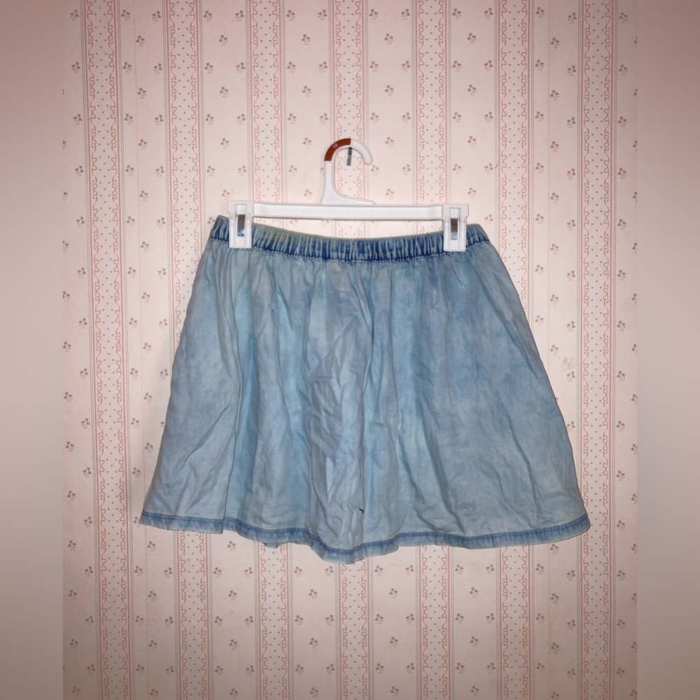 BRAND NEW! American Eagle denim mini flowy skirt size small
